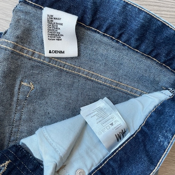 H&M light wash denim slim fit low waist - Picture 2 of 4